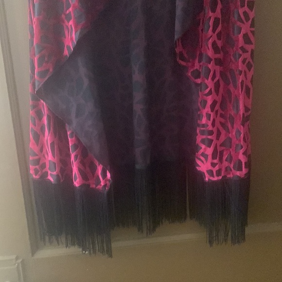 LulaRoe Burgundy velvet and black open tunic - Picture 3 of 5